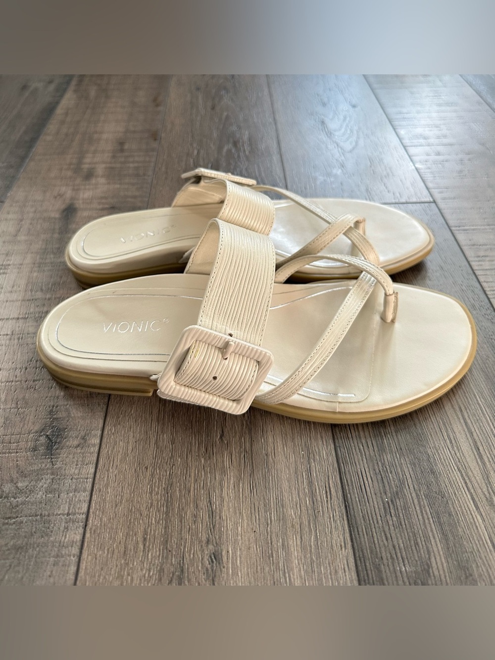 Vionic Womens Shoes Julep Sandals Sz 9 Cream Leather Flat Slip On Comfortable